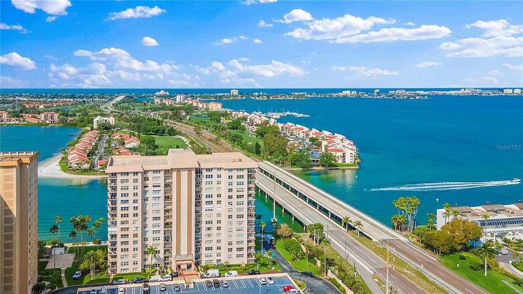 5220 BRITTANY DRIVE S UNIT 607 ST PETERSBURG, FL 33715