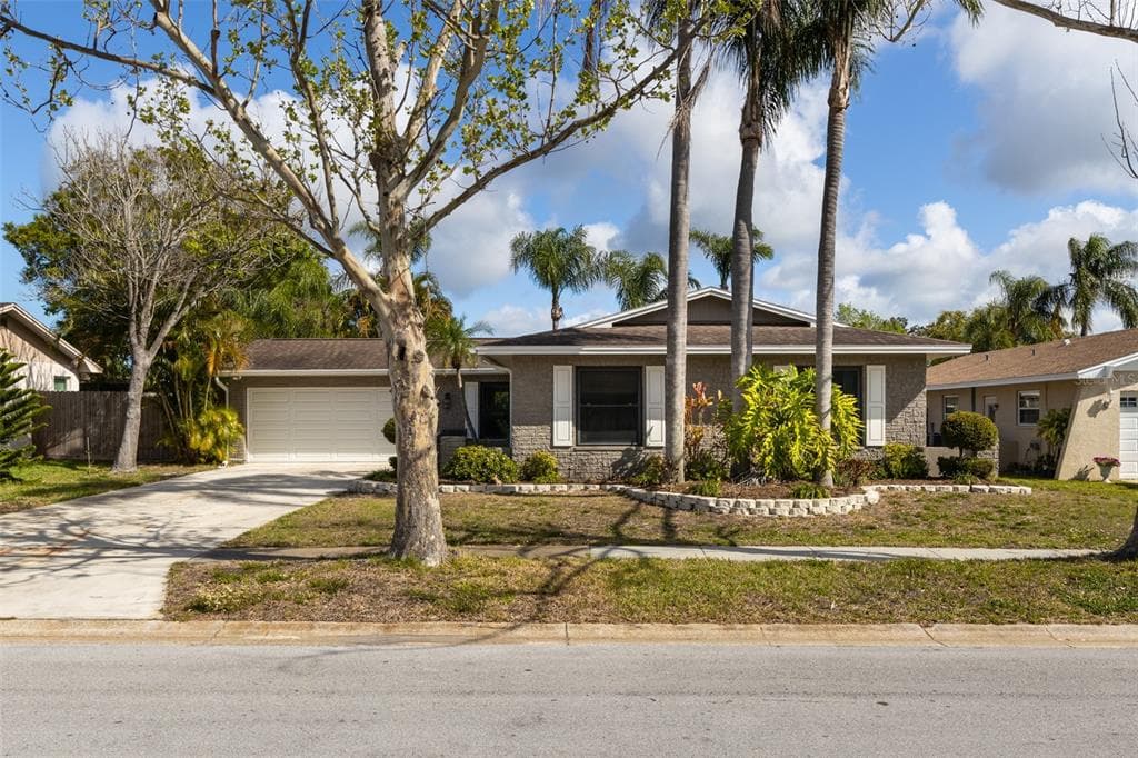 2226 STACY COURT DUNEDIN, FL 34698