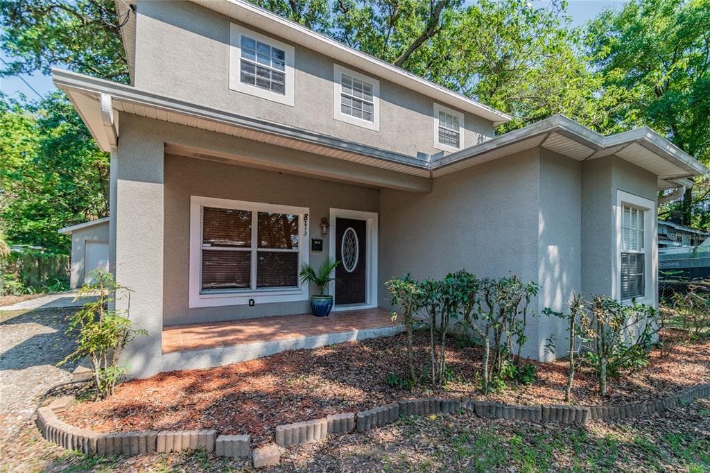 8213 N KLONDYKE STREET TAMPA, FL 33604
