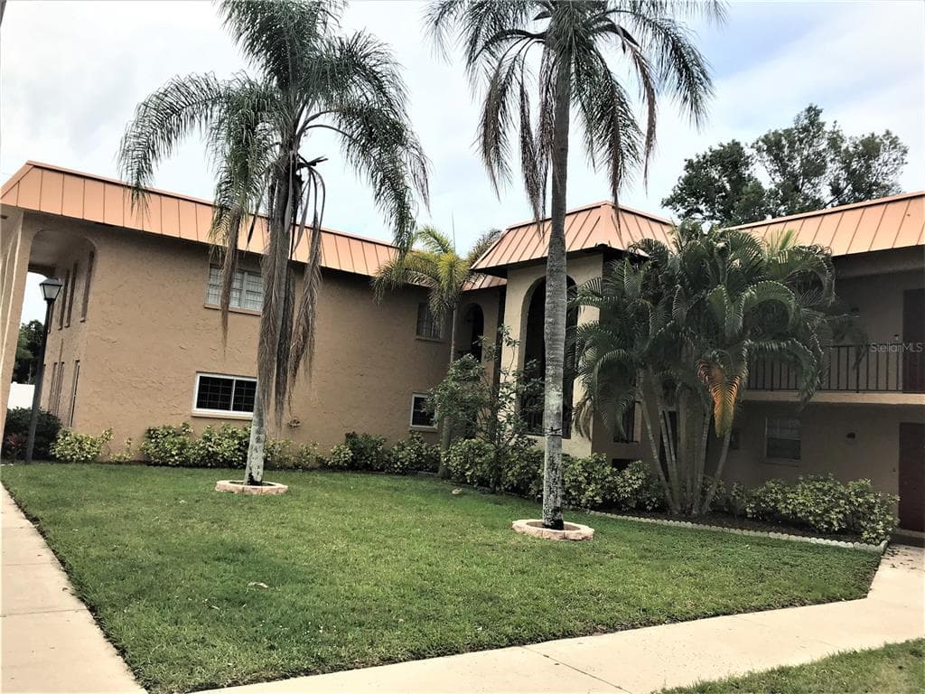 4500 E BAY DRIVE UNIT 110 CLEARWATER, FL 33764