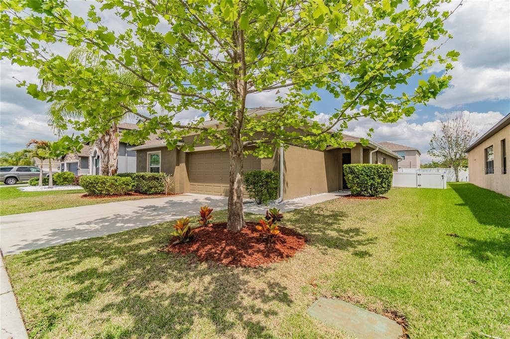 12708 FLATWOOD CREEK DRIVE GIBSONTON, FL 33534