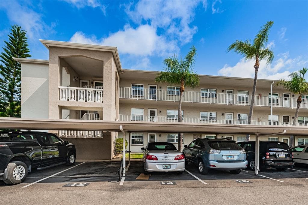 952 VIRGINIA STREET UNIT 202 DUNEDIN, FL 34698