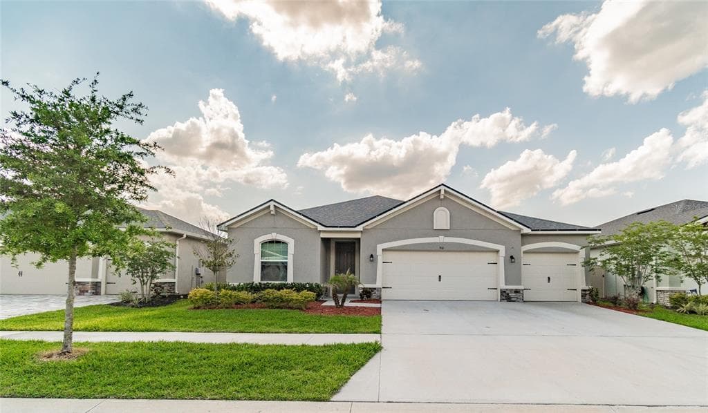 910 NIGHT SONG STREET VALRICO, FL 33594
