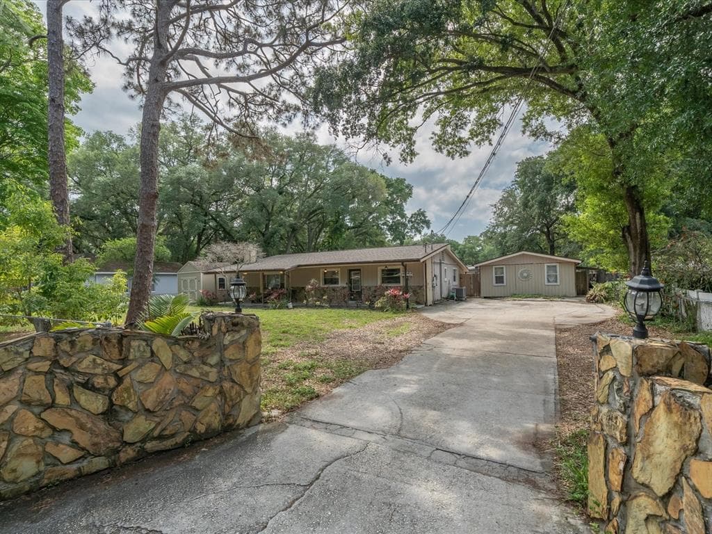 6010 THERESA STREET TAMPA, FL 33615