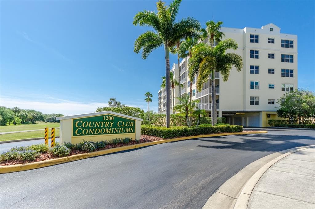 1200 COUNTRY CLUB DRIVE UNIT 4201 LARGO, FL 33771