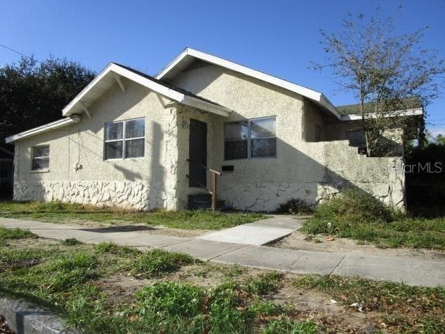 905 JAMES AVENUE S ST PETERSBURG, FL 33705