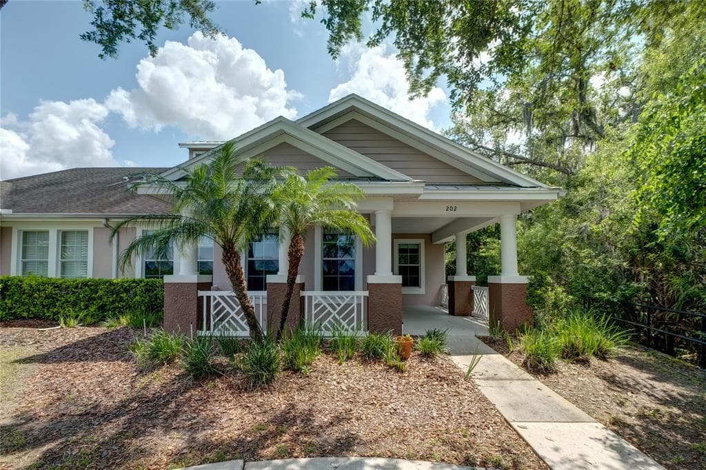 202 LATITUDE PLACE APOLLO BEACH, FL 33572