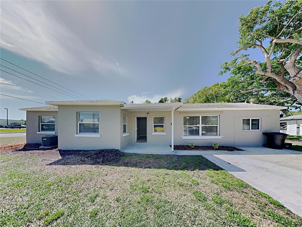5802 9TH AVENUE S GULFPORT, FL 33707