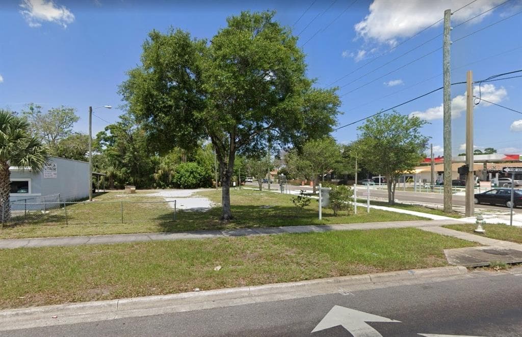136 49TH STREET S ST PETERSBURG, FL 33707