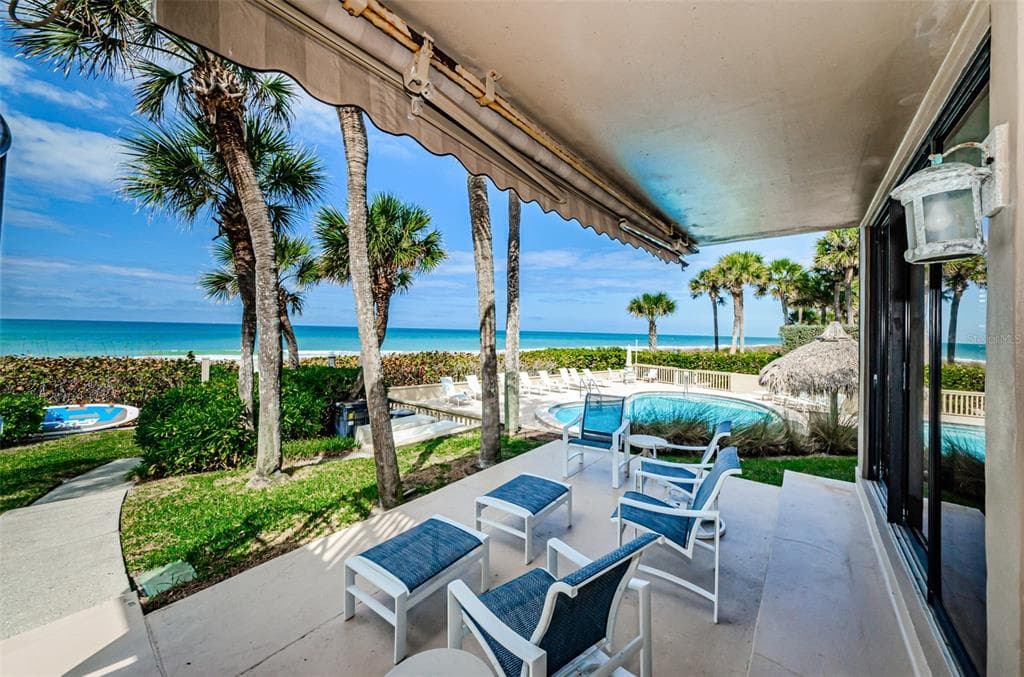 2200 GULF BLVD UNIT 7 BELLEAIR BEACH, FL 33786