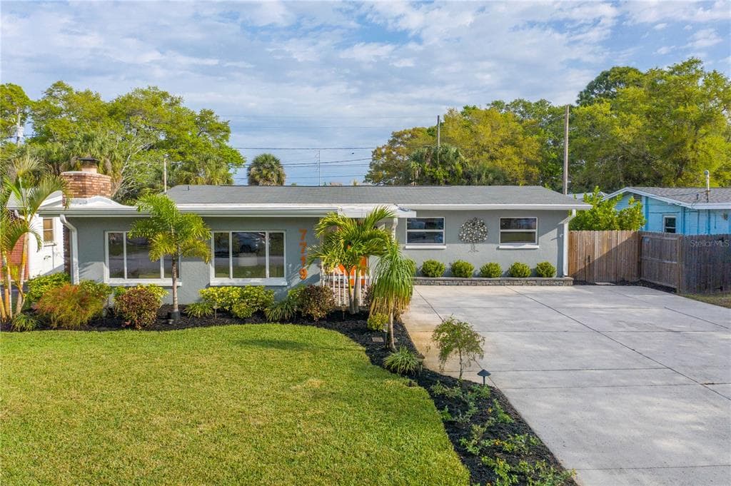 7719 33RD AVENUE N ST PETERSBURG, FL 33710