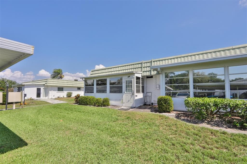 302 ANDOVER PLACE S UNIT 154 SUN CITY CENTER, FL 33573