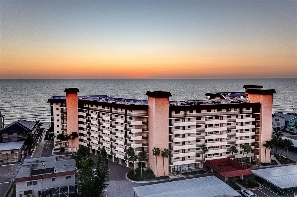 18304 GULF BOULEVARD UNIT 606 REDINGTON SHORES, FL 33708