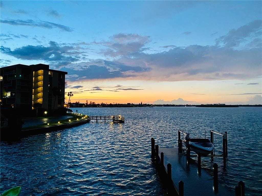220 126TH AVENUE UNIT 4 TREASURE ISLAND, FL 33706
