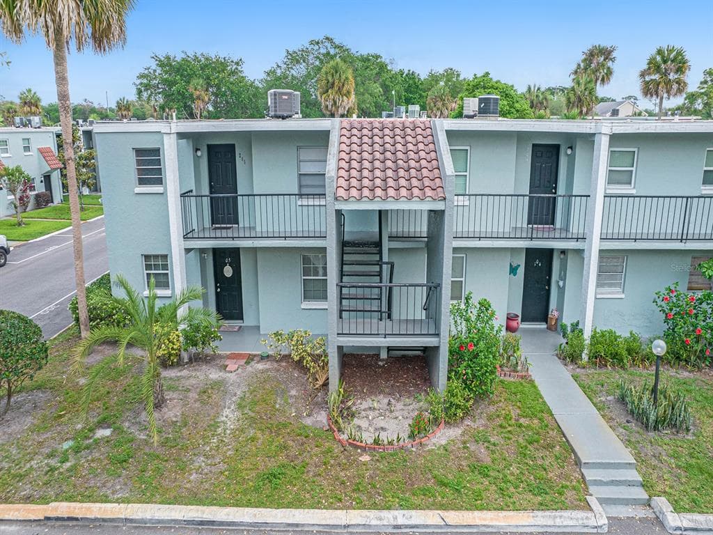 14421 AMERICANA CIRCLE UNIT 205 TAMPA, FL 33613
