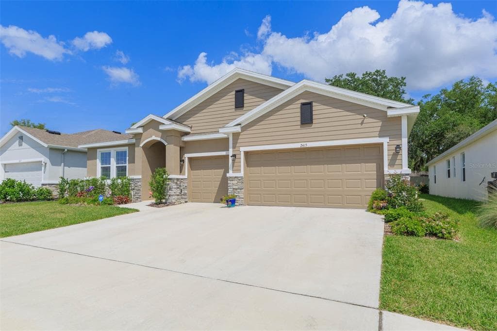 2415 KNIGHT ISLAND DRIVE