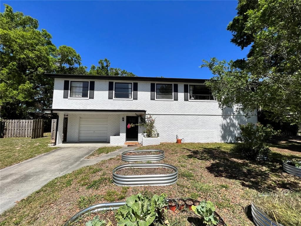 1003 W RIVER HEIGHTS AVENUE TAMPA, FL 33603