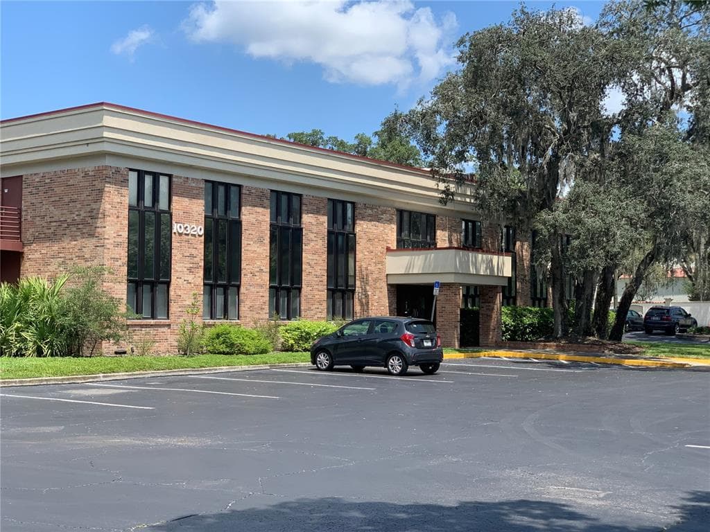 10320 N 56TH STREET UNIT 220 TEMPLE TERRACE, FL 33617