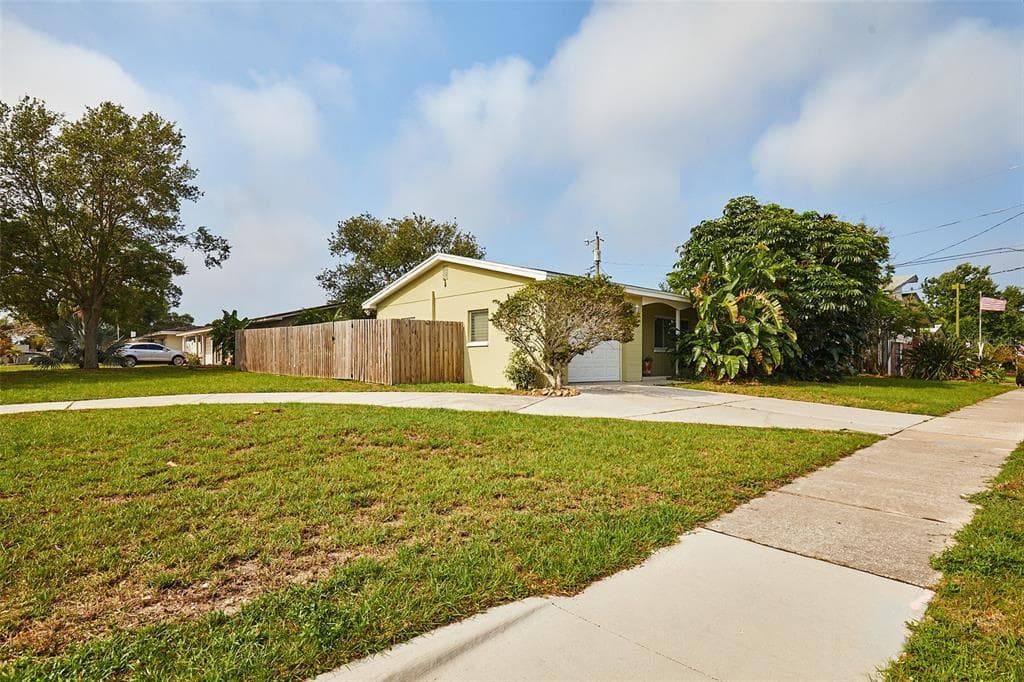 13808 102ND AVENUE LARGO, FL 33774