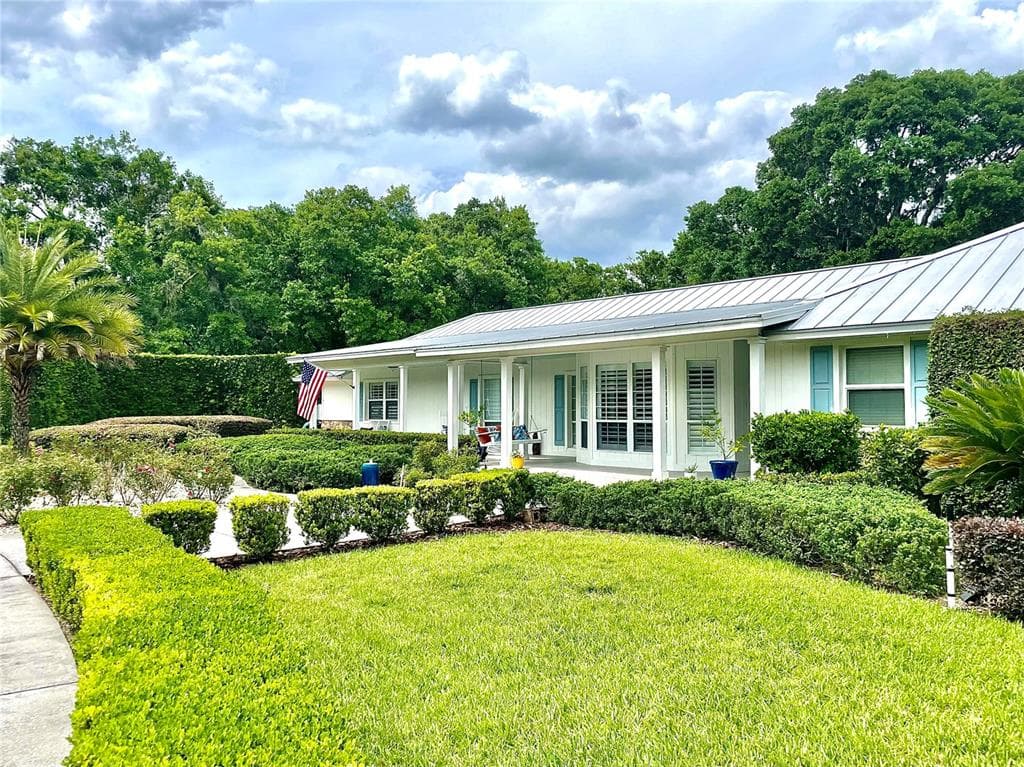 915 CENTERBROOK DRIVE