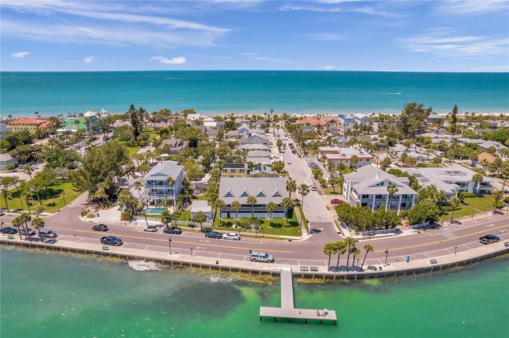 1010 PASS A GRILLE WAY UNIT 2 ST PETE BEACH, FL 33706