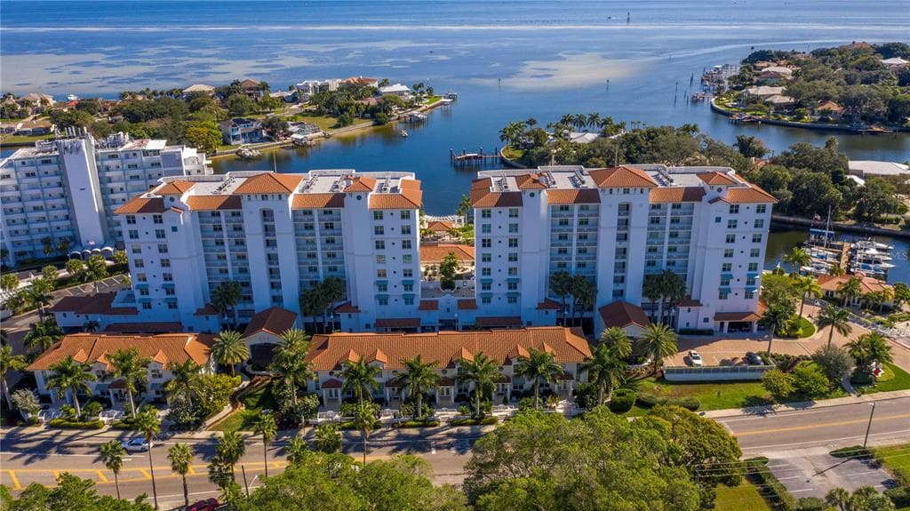 1325 SNELL ISLE BOULEVARD NE UNIT 804 ST PETERSBURG, FL 33704