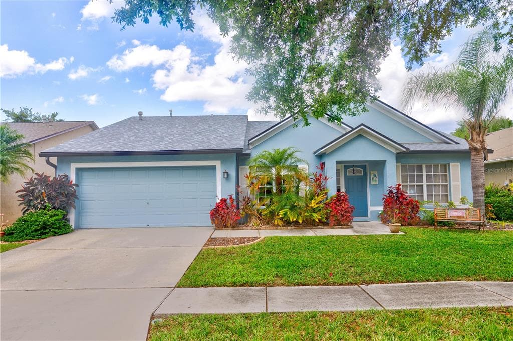 7107 COLONIAL LAKE DR RIVERVIEW, FL 33578