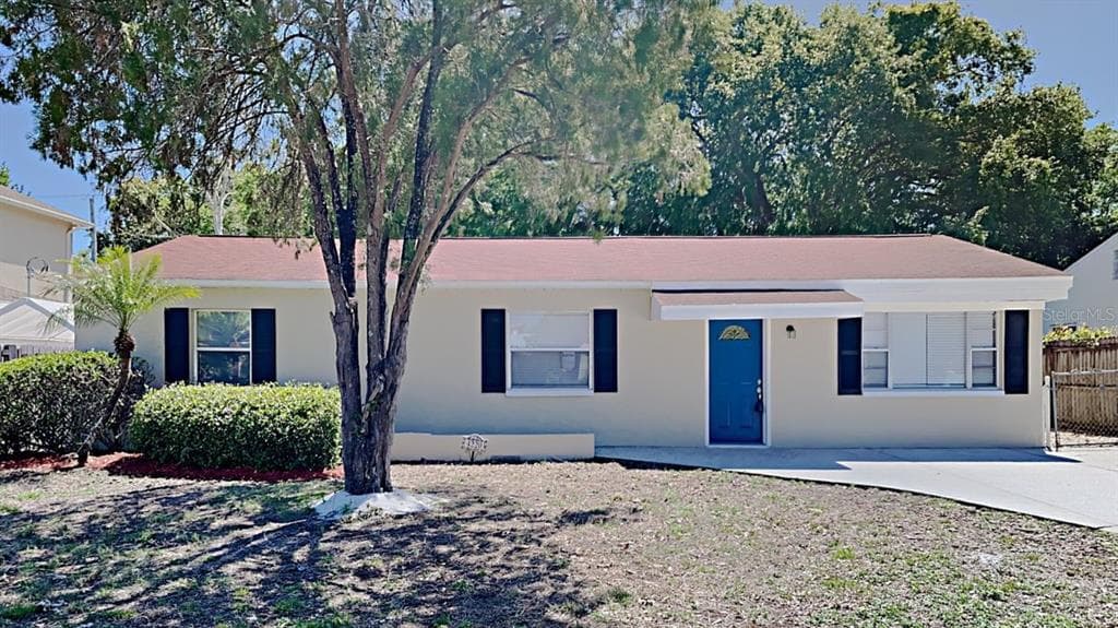 4220 W BAY VIEW AVENUE TAMPA, FL 33611