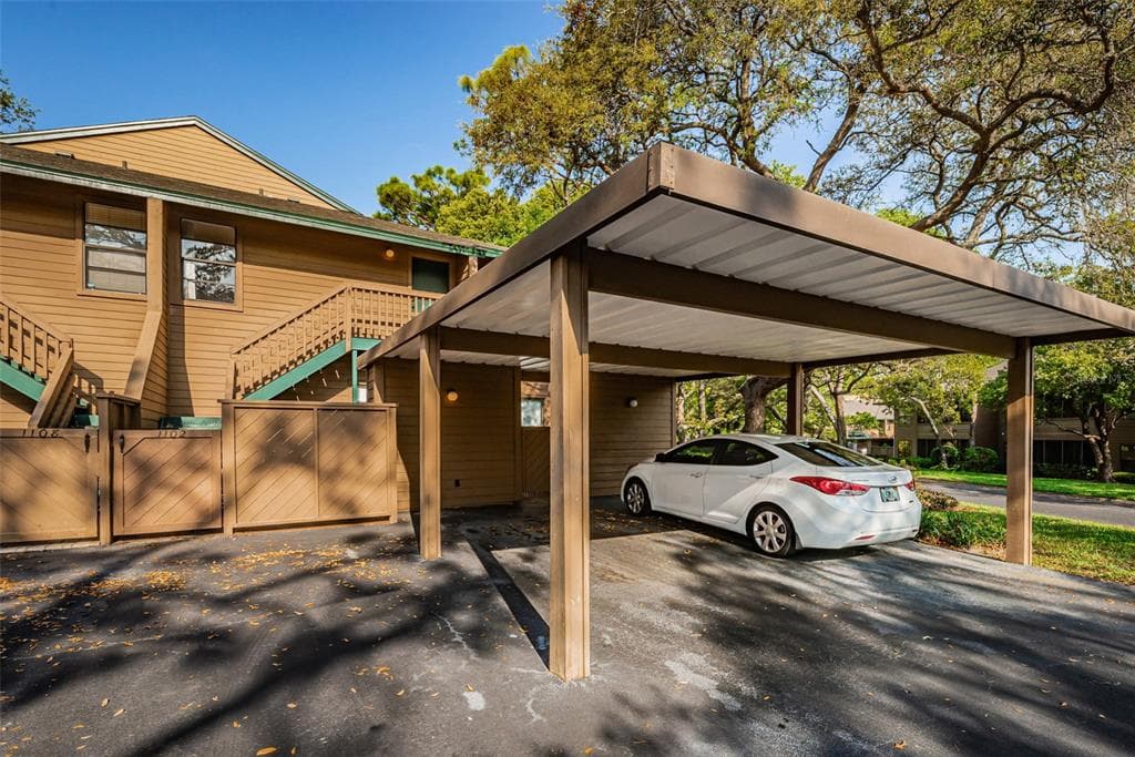 1102 LENNOX ROAD W UNIT 1102 PALM HARBOR, FL 34683