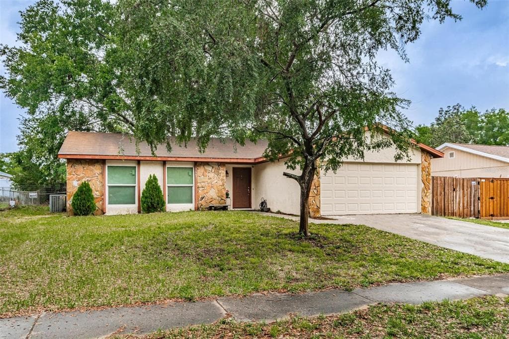 1447 PINEY BRANCH CIRCLE VALRICO, FL 33594