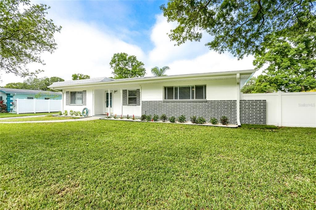 7170 64TH ST N PINELLAS PARK, FL 33781