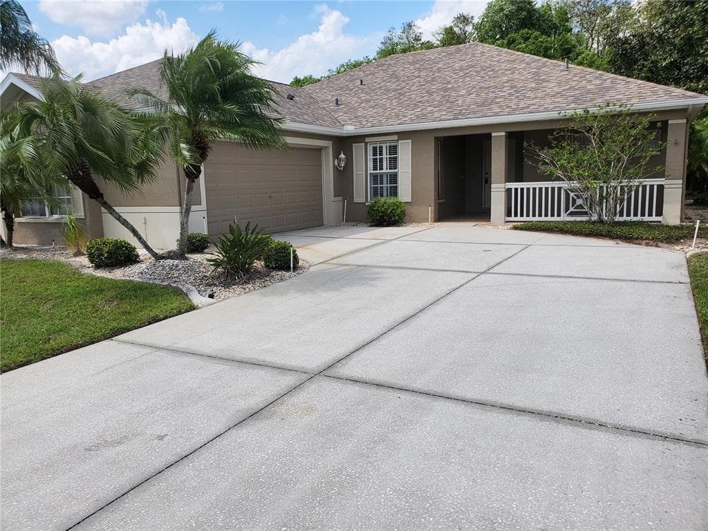 2206 N CREEK COURT SUN CITY CENTER, FL 33573