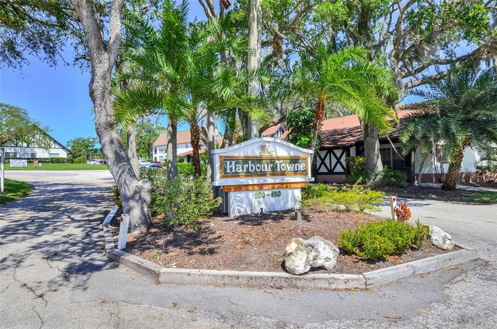 230 N BAYSHORE BOULEVARD UNIT 106 CLEARWATER, FL 33759
