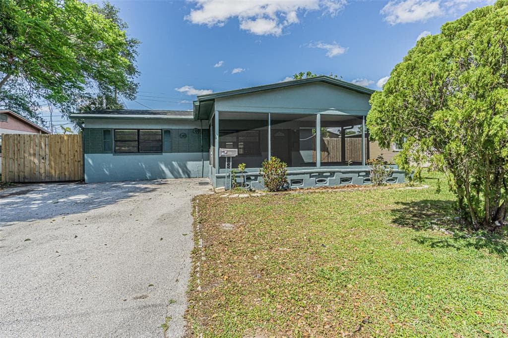 5549 95TH TERRACE N PINELLAS PARK, FL 33782
