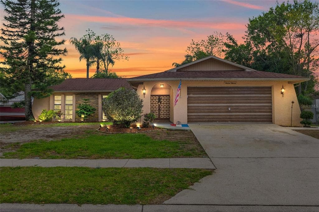 1611 TREASURE DRIVE TARPON SPRINGS, FL 34689