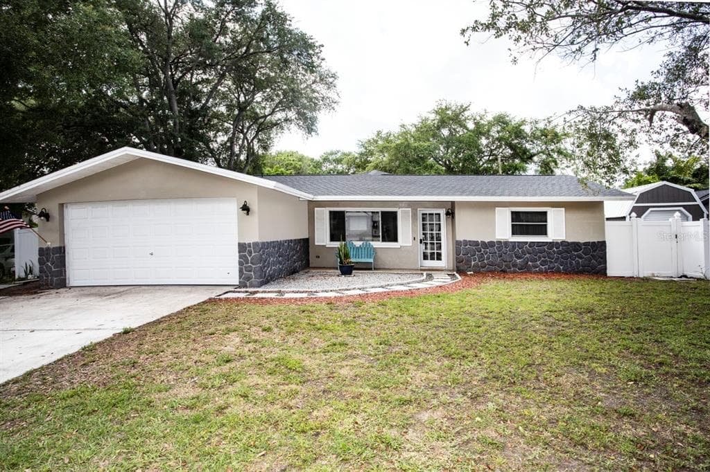 1546 WISCONSIN AVENUE PALM HARBOR, FL 34683