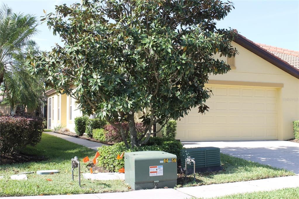 306 MYSTIC FALLS DRIVE APOLLO BEACH, FL 33572
