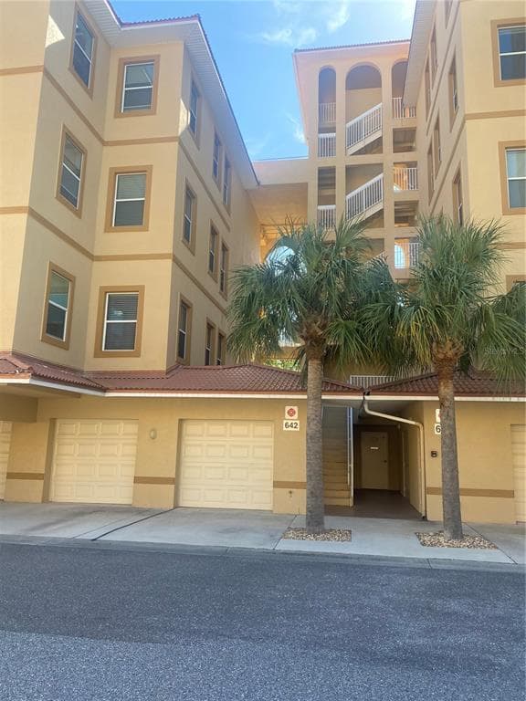 636 WELLS COURT UNIT 501 CLEARWATER, FL 33756