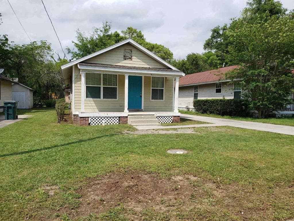 717 W SILVER SPRINGS PLACE OCALA, FL 34475