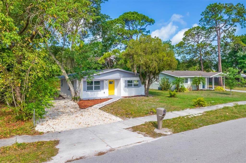 916 PATTISON AVENUE SARASOTA, FL 34237