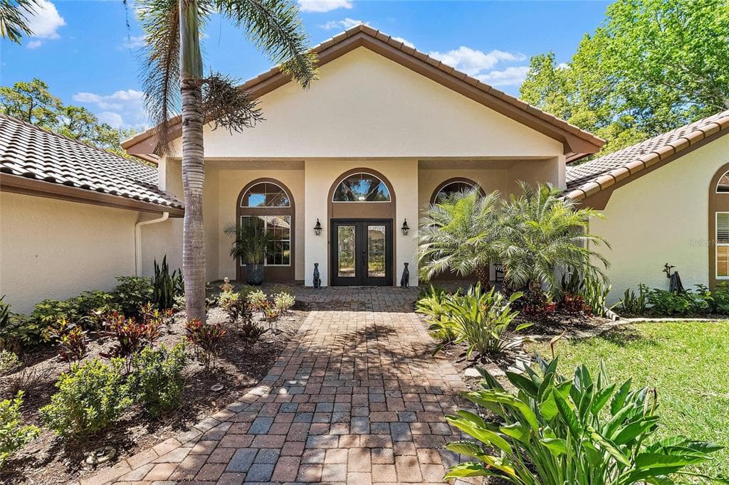 3001 CREST DRIVE