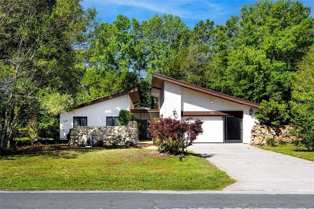 132 DOUGLAS STREET HOMOSASSA, FL 34446