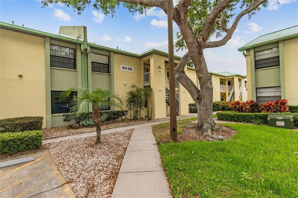 6035 113TH STREET UNIT 205 SEMINOLE, FL 33772