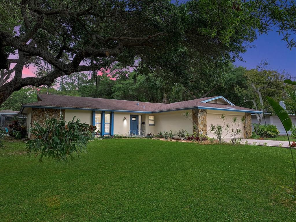 1727 ARMISTEAD PLACE S ST PETERSBURG, FL 33712