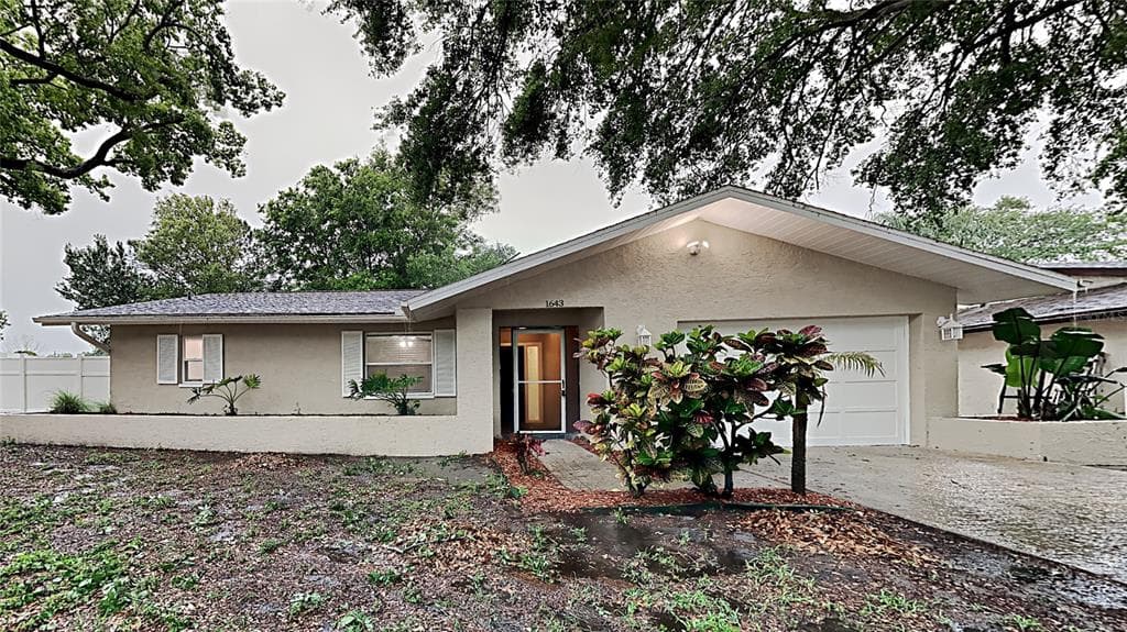 1643 BRANDYWINE WAY DUNEDIN, FL 34698