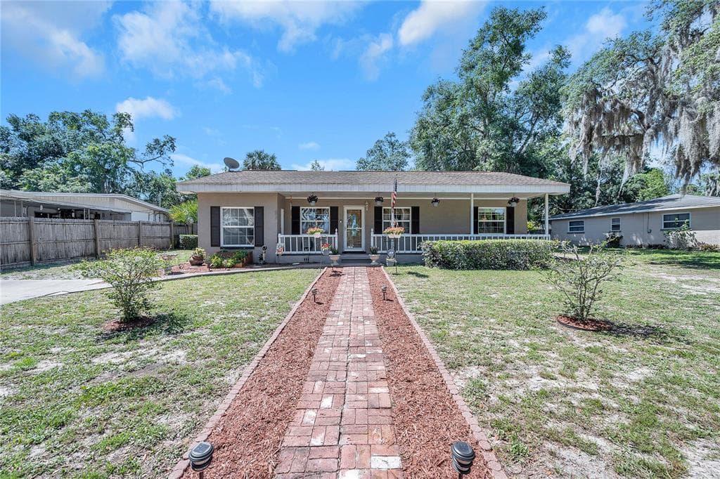 6134 WARREN AVENUE NEW PORT RICHEY, FL 34653
