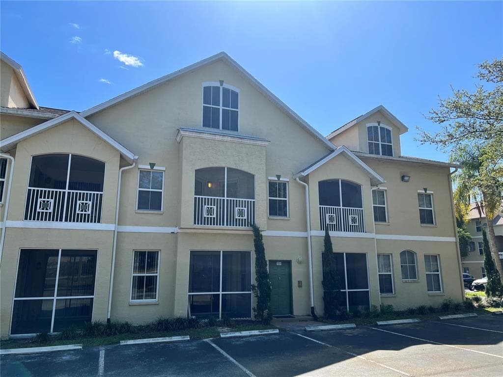 5054 SUNRIDGE PALMS DRIVE TAMPA, FL 33617