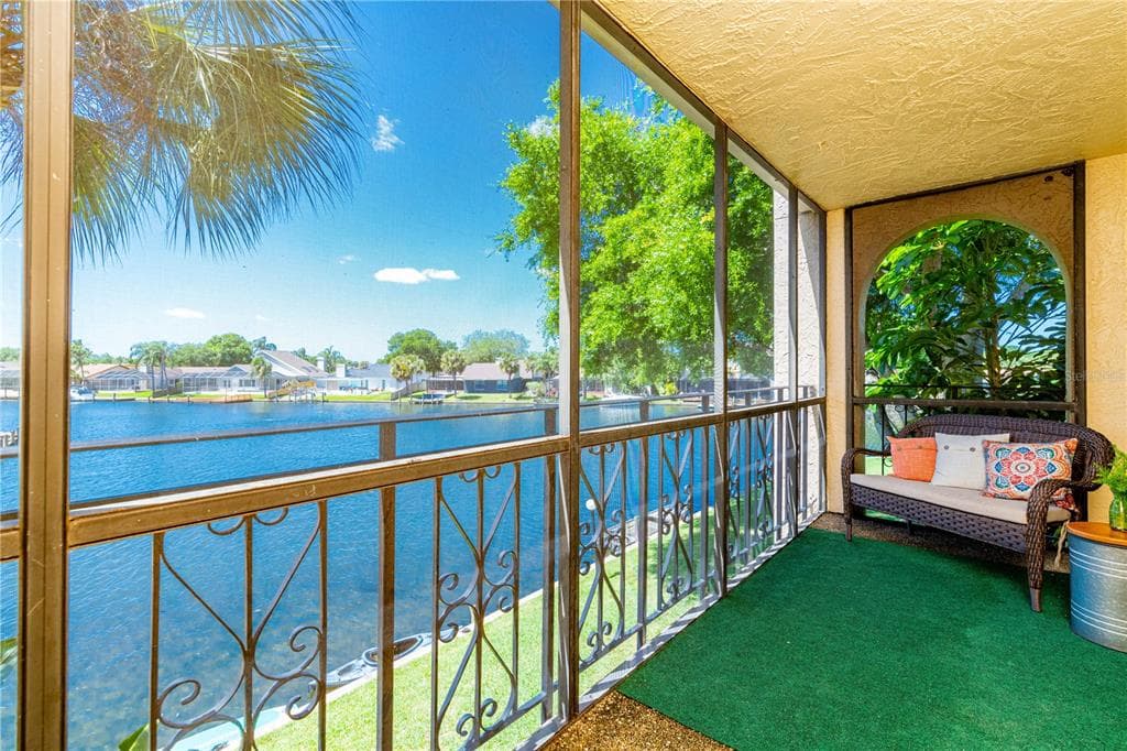 6320 GRAND BAHAMA CIRCLE TAMPA, FL 33615
