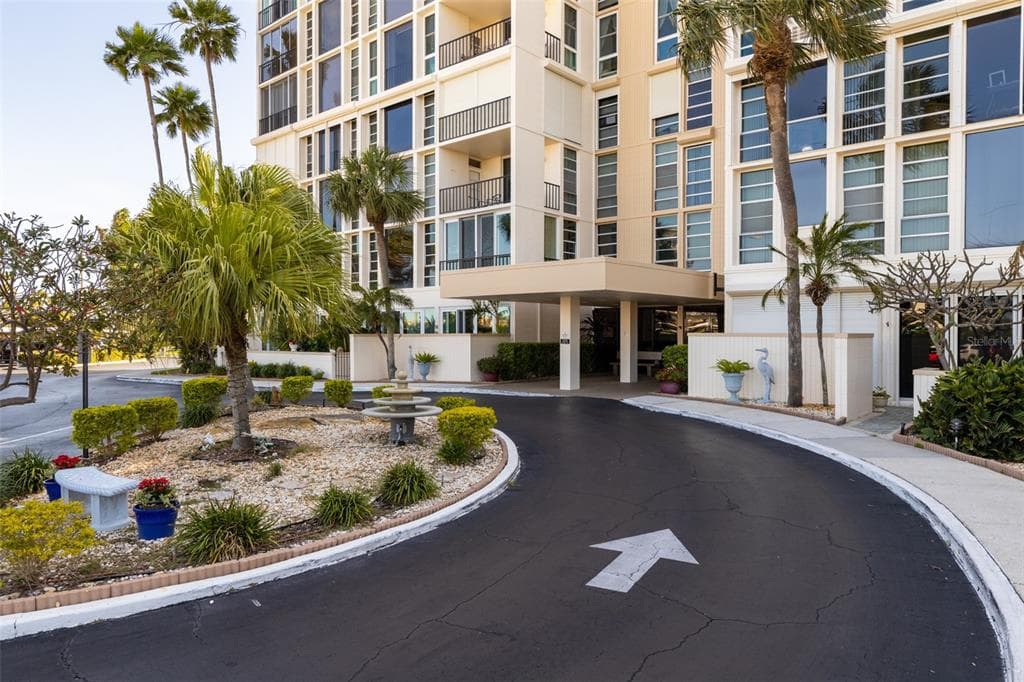 7400 SUN ISLAND DRIVE S UNIT 411 SOUTH PASADENA, FL 33707