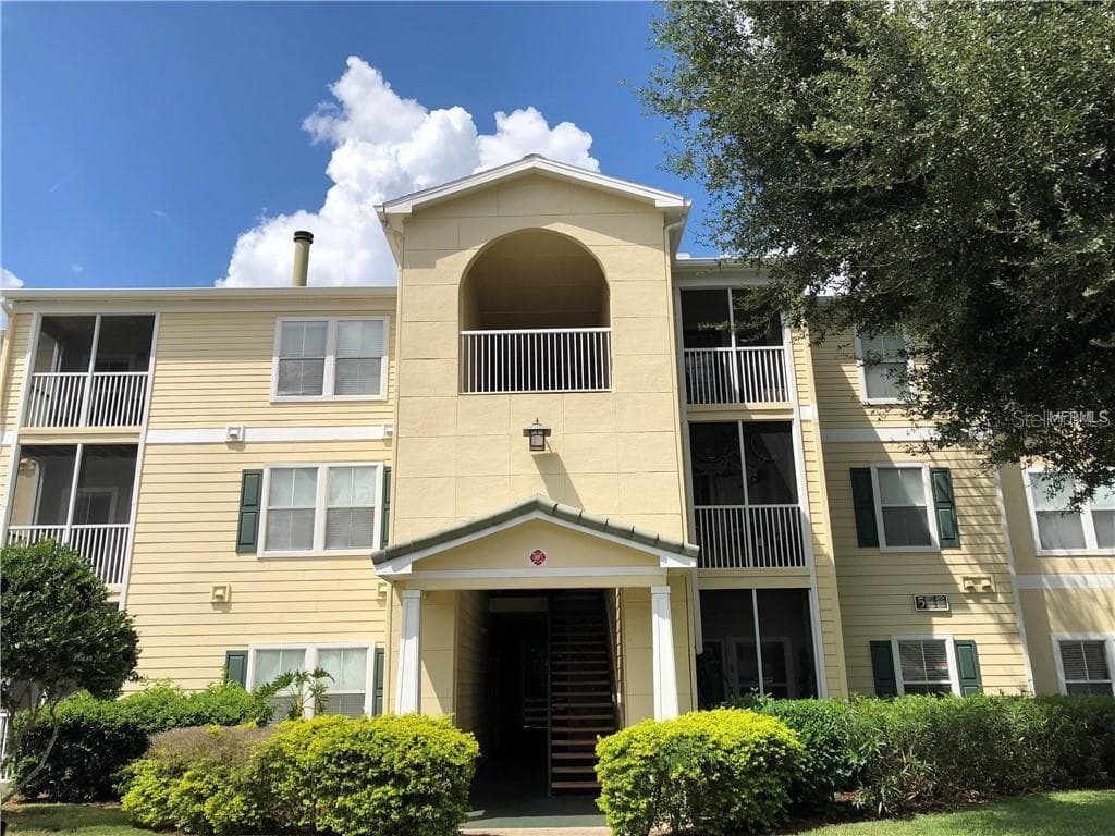 18377 BRIDLE CLUB DRIVE UNIT 18377 TAMPA, FL 33647